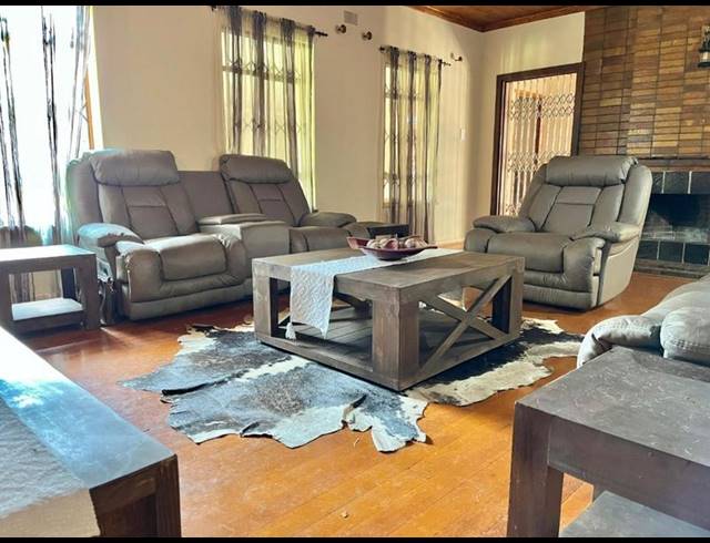 5 BEDROOM HOUSE FOR SALE IN CINDERELLA